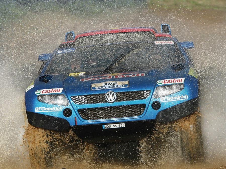  Volkswagen Touareg Race 2004 года  (фото 4 из 15)